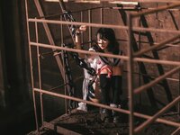 [Cosplay] Crazycat Imprisoned girl