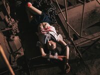 [Cosplay] Crazycat Imprisoned girl