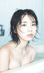 [Weekly Photobook] Hina Kikuchi 菊地姫奈 - Harumeku, honomeku 春めく、ほのめく (2022-03-14)