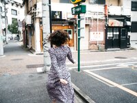 [Photobook] Eimi Hanamura 花村映実 - Woman living in a hotel ホテルに住むオンナ。 (2020-11-11)