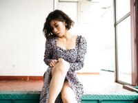 [Photobook] Eimi Hanamura 花村映実 - Woman living in a hotel ホテルに住むオンナ。 (2020-11-11)