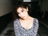 [Photobook] Eimi Hanamura 花村映実 - Woman living in a hotel ホテルに住むオンナ。 (2020-11-11)