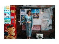 [Photobook] Eimi Hanamura 花村映実 - Woman living in a hotel ホテルに住むオンナ。 (2020-11-11)