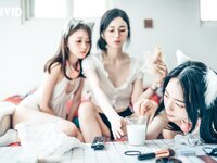 【JVID】辰辰×飘飘×妍妍-她和她的两只猫咪