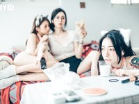 【JVID】辰辰×飘飘×妍妍-她和她的两只猫咪