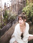 [Photobook] 乃木坂46 山下美月1st写真集「忘れられない人」+[Bonus – Postcard]