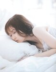 [Photobook] 乃木坂46 山下美月1st写真集「忘れられない人」+[Bonus – Postcard]