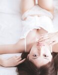 [Photobook] 乃木坂46 山下美月1st写真集「忘れられない人」+[Bonus – Postcard]