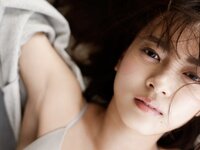 [Photobook] 【monthly girl 013】新條由芽「完全未公開100カット＆ムービー」ページです。