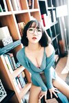 [LOOZY] Yeeun - Librarian Girl [84P2V-1.75GB]