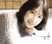 [Weekly Photobook] Mio Minato 水湊みお - Summer scent 夏の匂い (2022-07-11)
