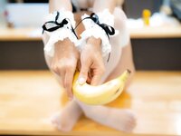 [Photobook] Aimi あいみ - The maid who suddenly came to my house has no motivation 僕の家に突然やって来たメイドは、全くやる気がない (2021-10-15)