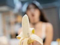 [Photobook] Aimi あいみ - The maid who suddenly came to my house has no motivation 僕の家に突然やって来たメイドは、全くやる気がない (2021-10-15)