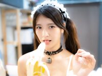 [Photobook] Aimi あいみ - The maid who suddenly came to my house has no motivation 僕の家に突然やって来たメイドは、全くやる気がない (2021-10-15)