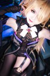 [Cosplay] Sally Dorasnow – Fischl (Genshin Impact)