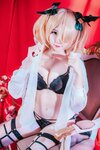 [Cosplay] Sally Dorasnow – Fischl Gothic Lingerie (Genshin Impact)