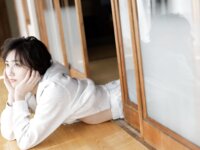 [FRIDAY] Kazusa Okuyama 奥山かずさ - Monthly Girl 010 マンスリーガール010 (2022-03-30)