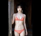 [FRIDAY] Kazusa Okuyama 奥山かずさ - Monthly Girl 010 マンスリーガール010 (2022-03-30)