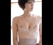 [FRIDAY] Kazusa Okuyama 奥山かずさ - Monthly Girl 010 マンスリーガール010 (2022-03-30)