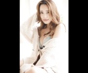 [FRIDAY Digital Photobook] Sayaka Tomaru 都丸紗也華 - F cup with popping buttons vol.1 ボタンが弾けるＦカップ　ｖｏｌ．１ (2019-12-27)