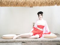 [XiuRen秀人网]2022.06.14 No.5141 诗诗kiki 古装美臀[80+1P／1010M]