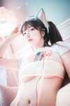 [DJAWA] Yeeun - Son Ye-Eun Retro Gaming Girl