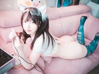 [DJAWA] Yeeun - Son Ye-Eun Retro Gaming Girl