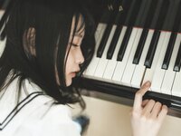 [Photobook] Yui Yokoyama 横山結衣 1st Photobook - Immature Light 未熟な光 (2021-02-22)