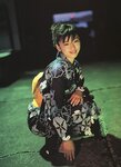 [Photobook] 松嶋初音 - 初世界 (2004.11.25)