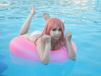[Cosplay] Yoshinobi - Bikini Honoka (Beach Pool Ver.)