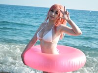 [Cosplay] Yoshinobi - Bikini Honoka (Beach Pool Ver.)