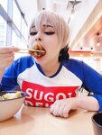 [Cosplay] Yoshinobi - Uzaki-chan