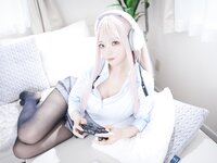 [Cosplay][Zettai Ryoiki] Kuro くろ - A gal in the same class was actually a gamer 同じクラスのギャルが実はゲーマーだった件