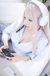 [Cosplay][Zettai Ryoiki] Kuro くろ - A gal in the same class was actually a gamer 同じクラスのギャルが実はゲーマーだった件