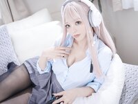 [Cosplay][Zettai Ryoiki] Kuro くろ - A gal in the same class was actually a gamer 同じクラスのギャルが実はゲーマーだった件