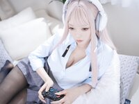 [Cosplay][Zettai Ryoiki] Kuro くろ - A gal in the same class was actually a gamer 同じクラスのギャルが実はゲーマーだった件