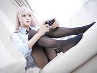 [Cosplay][Zettai Ryoiki] Kuro くろ - A gal in the same class was actually a gamer 同じクラスのギャルが実はゲーマーだった件
