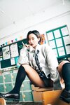 [Loozy] Booty Queen - Gal in a Shool Warehouse