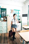[Loozy] Booty Queen - Gal in a Shool Warehouse