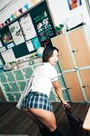 [Loozy] Booty Queen - Gal in a Shool Warehouse