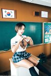 [Loozy] Booty Queen - Gal in a Shool Warehouse