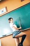 [Loozy] Booty Queen - Gal in a Shool Warehouse