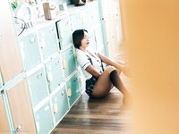 [Loozy] Booty Queen - Gal in a Shool Warehouse