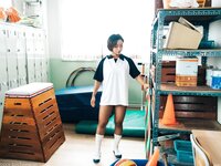 [Loozy] Booty Queen - Gal in a Shool Warehouse