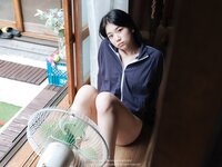 [MilkyBomb] Yui Vol.002 - Tracksuit