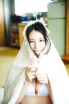 [Young Champion Photobook] Iori Sagara 相楽伊織 – In the summer room, with Iori 夏の部屋で、伊織と。