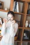 [Young Champion Photobook] Iori Sagara 相楽伊織 – In the summer room, with Iori 夏の部屋で、伊織と。
