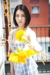 [Young Champion Photobook] Iori Sagara 相楽伊織 – In the summer room, with Iori 夏の部屋で、伊織と。