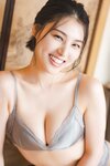 [Young Champion Photobook] Iori Sagara 相楽伊織 – In the summer room, with Iori 夏の部屋で、伊織と。