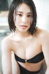[Young Champion Photobook] Iori Sagara 相楽伊織 – In the summer room, with Iori 夏の部屋で、伊織と。